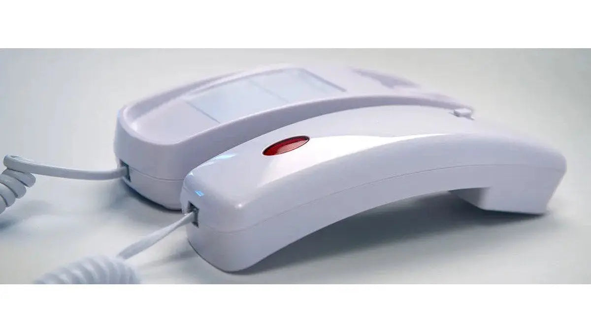 How to Choose a Phone for Someone With Dementia