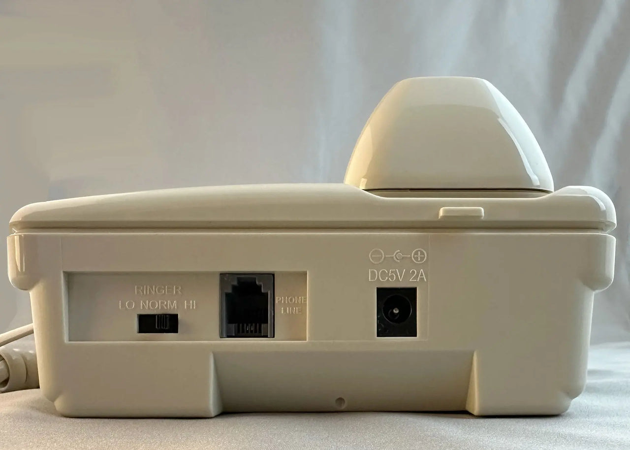 D520U Full-Featured Console Telephone with USB-A & USB-C Charging Ports Med-Pat